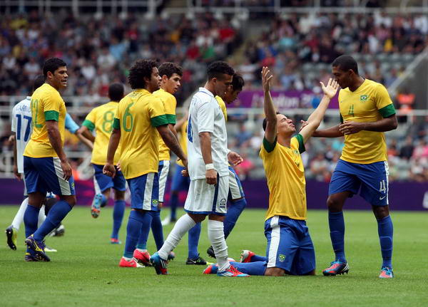  普鲁士公园球场见证主队酣畅淋漓大胜