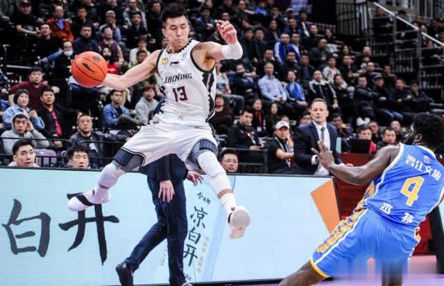  申京制霸禁区火箭双加时险胜雷霆显韧劲  